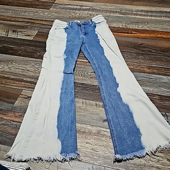 CELLO flare leg, denim and white jean size 7 - Picture 4 of 4